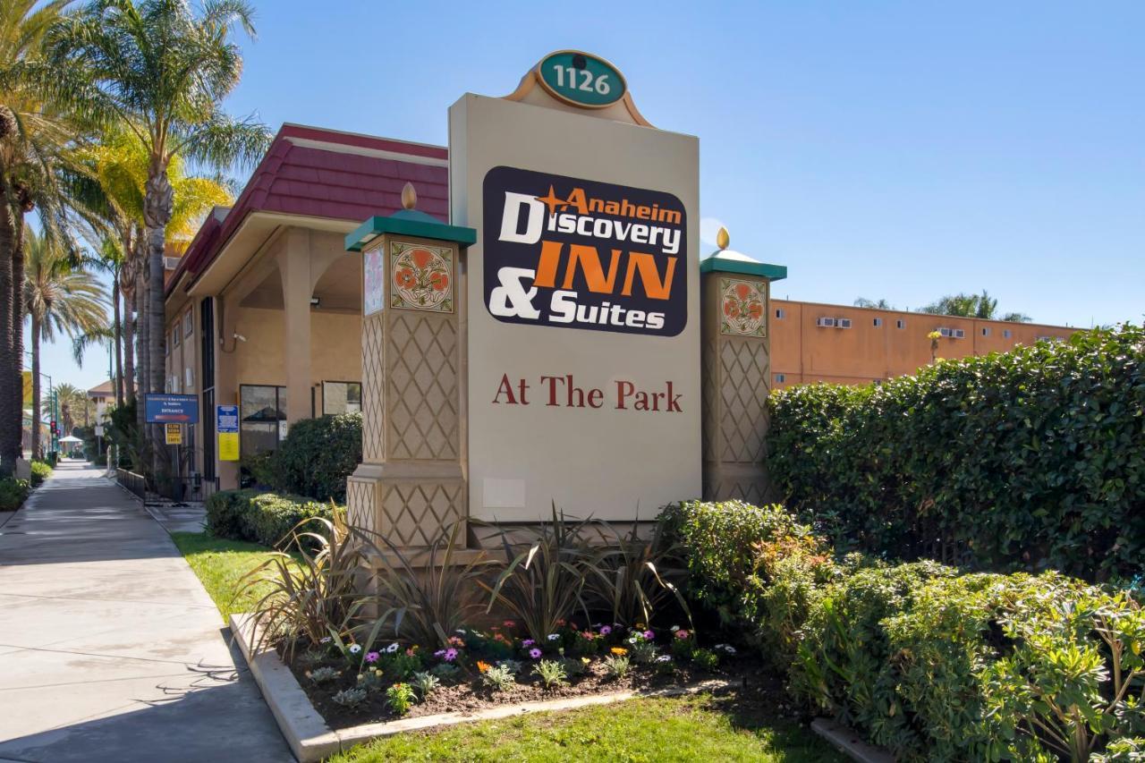 Anaheim Discovery Inn And Suites Exteriér fotografie
