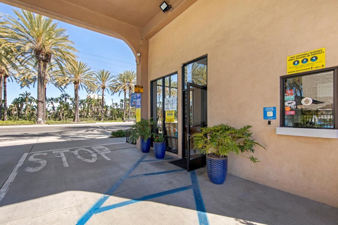 Anaheim Discovery Inn And Suites Exteriér fotografie