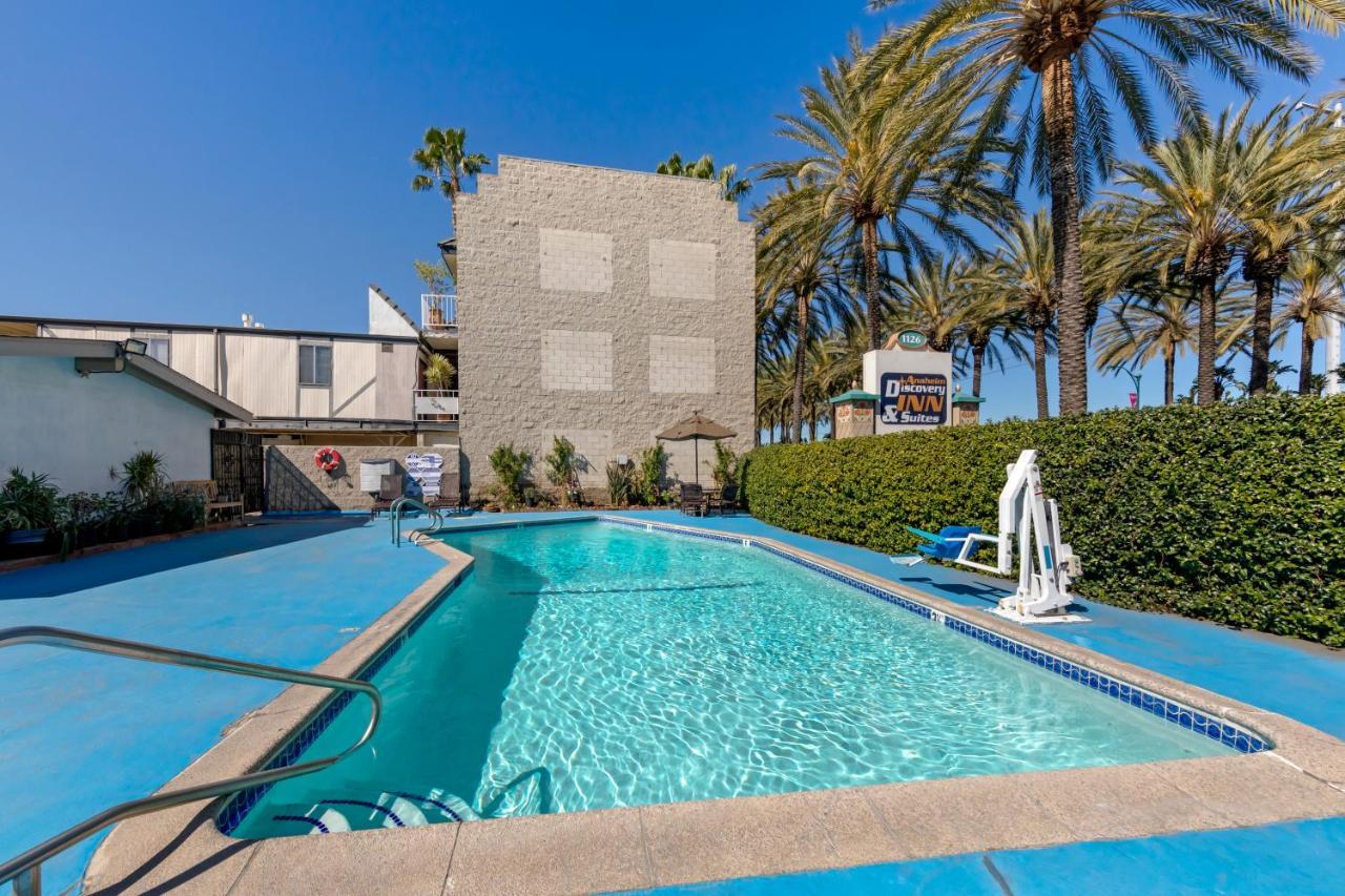 Anaheim Discovery Inn And Suites Exteriér fotografie