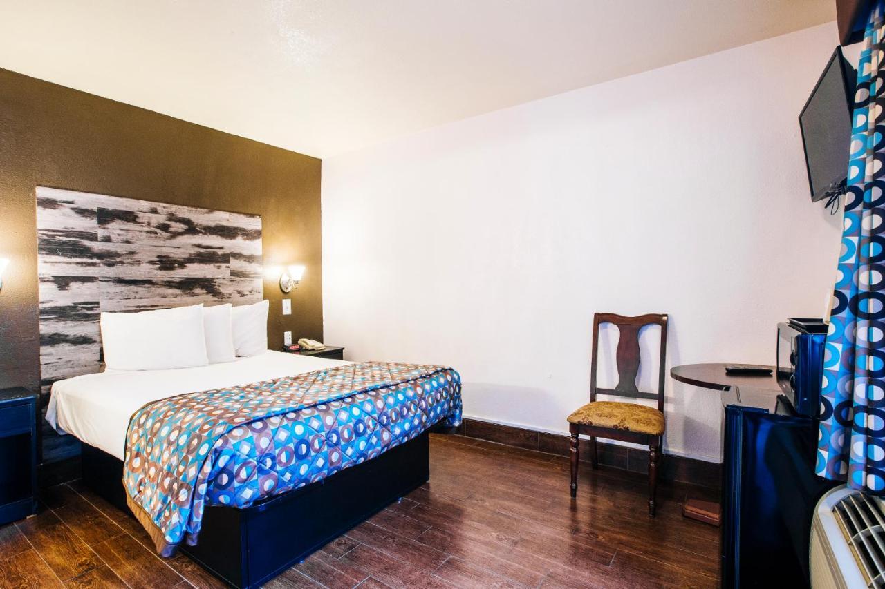 Anaheim Discovery Inn And Suites Exteriér fotografie