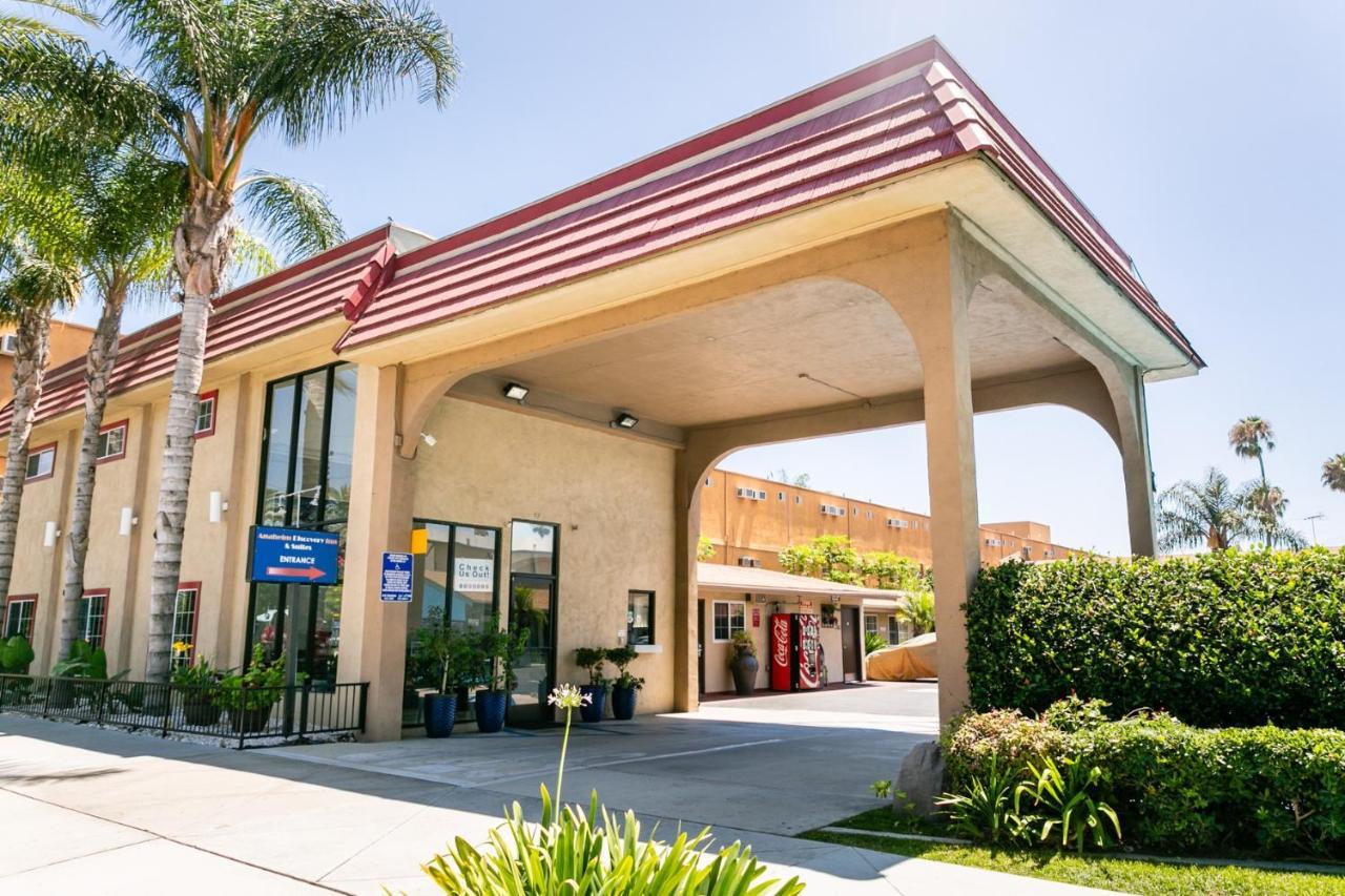 Anaheim Discovery Inn And Suites Exteriér fotografie
