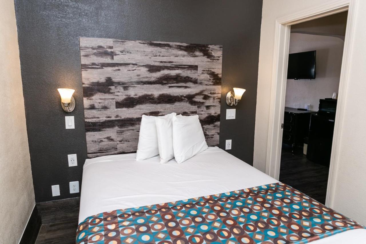 Anaheim Discovery Inn And Suites Exteriér fotografie