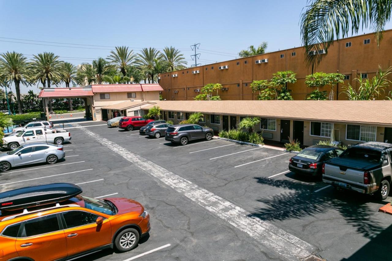 Anaheim Discovery Inn And Suites Exteriér fotografie